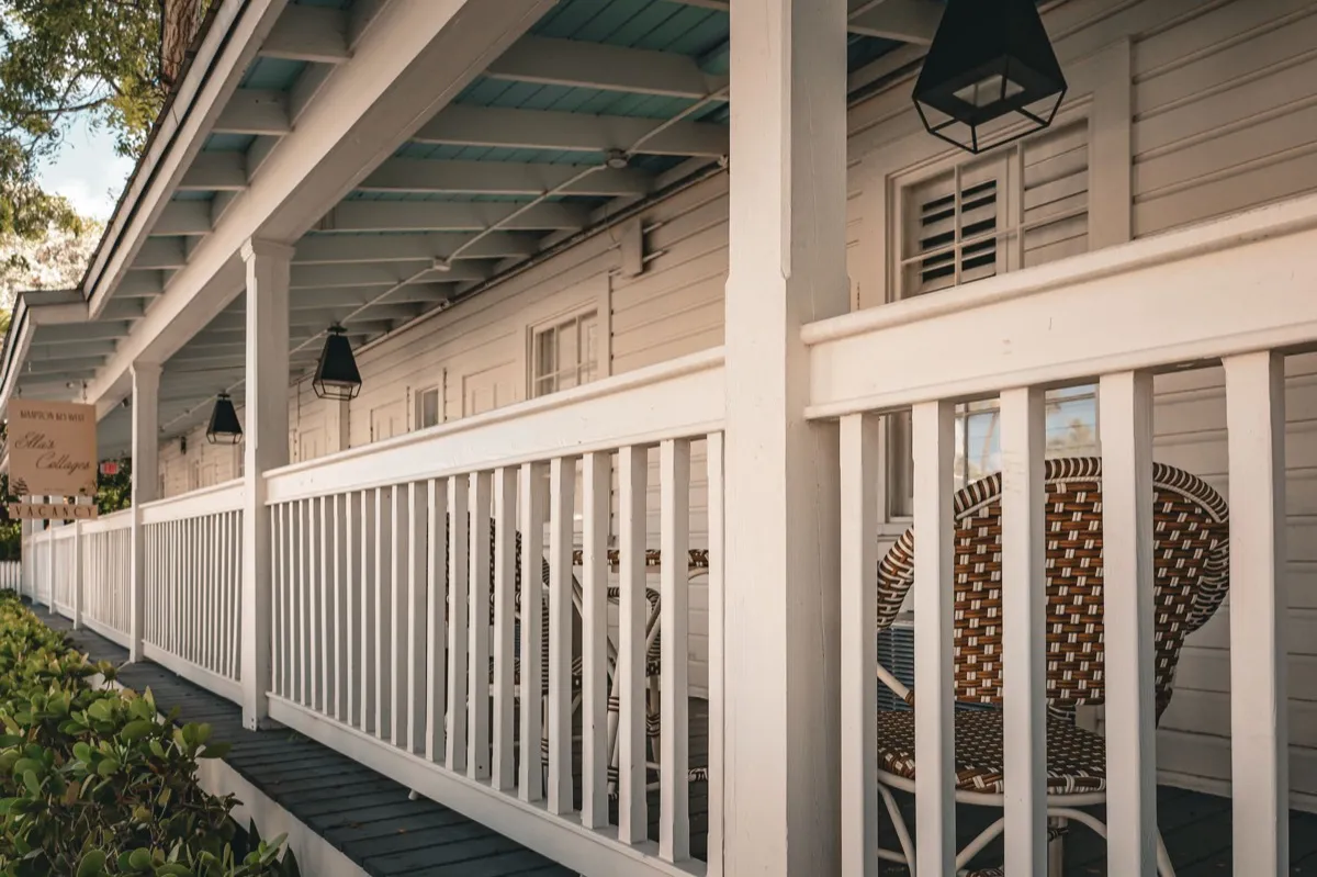 Deck Railings: Cable, Glass, Aluminum & Wood in McAllen, TX