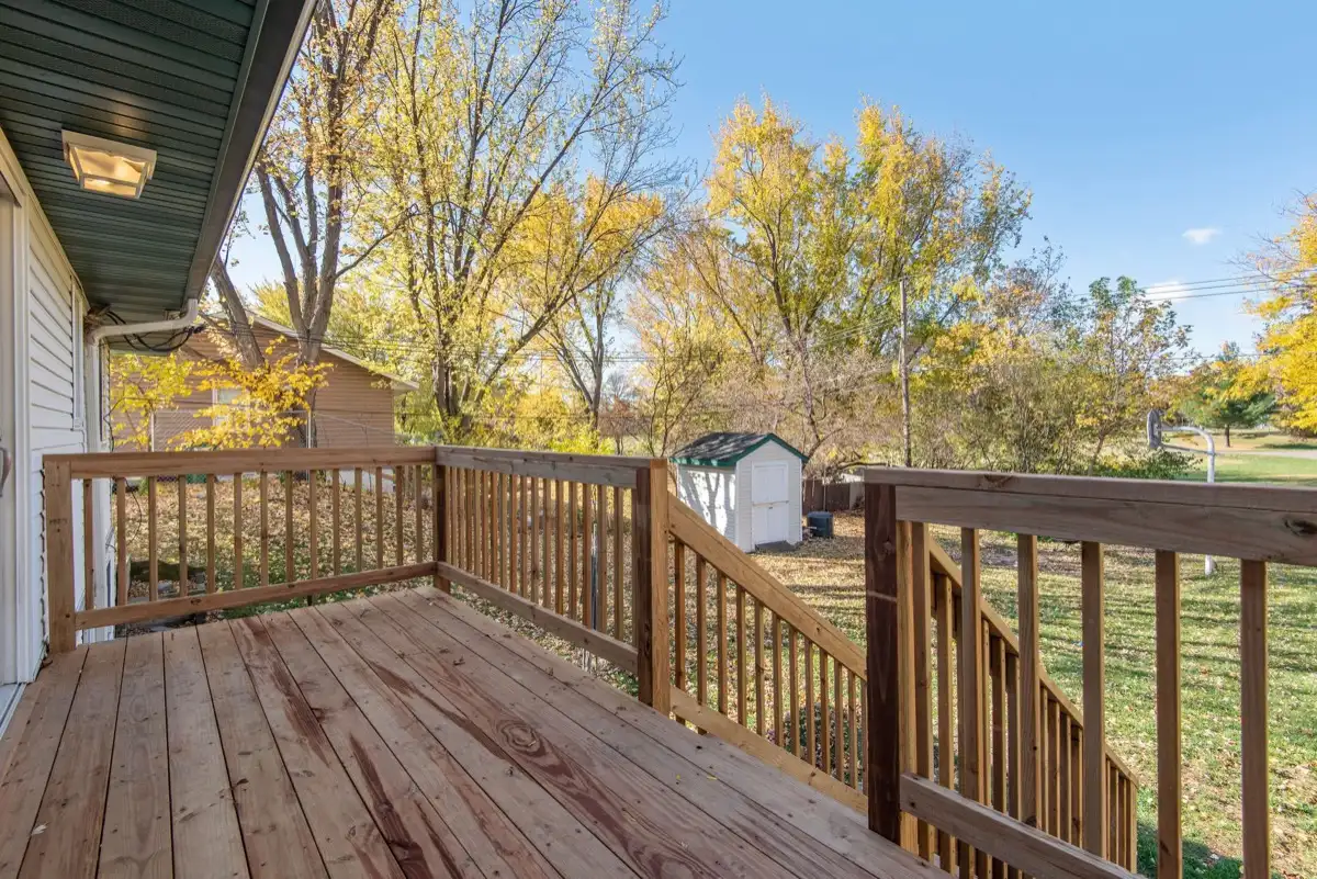 Redwood Decks in McAllen, TX